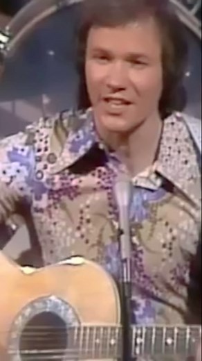 BREAD (1972) - The Bobby Darin Show (“Baby I’m-A Want You”) “Baby I’m-a Want You” is a song by American soft rock band Bread. The single was released in October 1971 and became the title track for the album of the same name, released in January 1972. It was one of Bread’s highest-charting singles in both the U.S. and UK. In the U.S., it reached No. 3 on the Billboard Hot 100 chart in November 1971, the third of Bread’s four top-five hits (“Make It with You”, No. 1 in 1970; “If”, No. 4 earlier in
