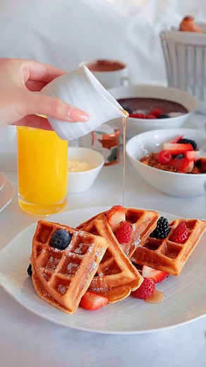 Wake up to personalised amenities, London views, and a delicious breakfast spread at The Carlton Tower Jumeirah in Knightsbridge | bit.ly/FB-TCTJ-JUM Thank you for this glimpse into your stay, IG @/laryssaerratt! #TimeExceptionallyWellSpent | Jumeirah