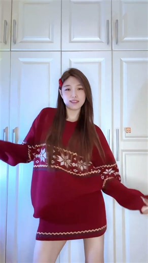 Dance with Friends: Join the Trendy Relay Shake Challenge