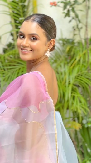 Dinakshie Priyasad on Instagram: "Style is a way to say who you are without having to speak 💕 HMUA @makeupbyhisham Saree @adithri_sarees Jacket @jbyjinali Jewelry @ellycreations.jewelry"