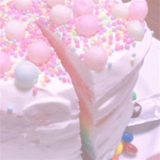 The joke is that i actually really like mint choc chip too! Funfetti just cant be beat 🥹🥹❤️‍🩹 #funfetti #confetti #birthdaycake #mintchocolatechip #fyp