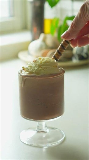 Frozen Milk Mocha Frappuccino