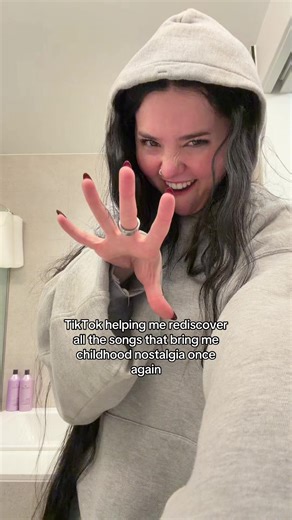 WHO ELSE????? #katyperry #childhood #2016 | waking up in vegas