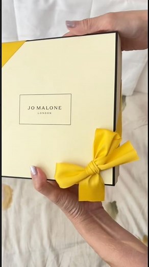 Unboxing Jo Malone gift set - liquid soap and cream