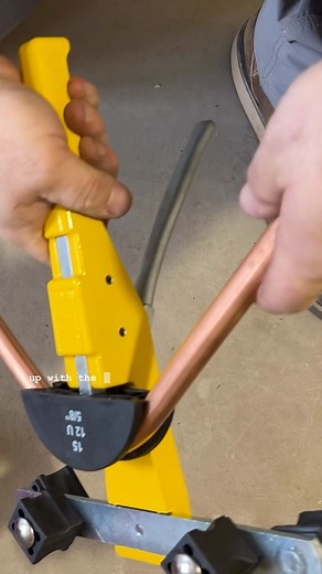 Back to the basics This is 101 stuff. If you’re having a hard time or guessing this is the simple approach to getting better at bending. Is there more to bending and more math? YES there is but this 59s video focuses on getting started and understanding the simplicity of measurement and transferring those measurements to the pipe and then the tool. Basics, because we all start from scratch or can benefit with a refresher. #auneplumbing #copper #remstools #remstoolsusa #hydronicheating #hvac #acw
