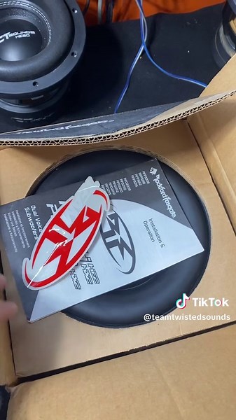 Unboxing video of a rare Rockford Fosgate punch Hx2 10 inch subwoofer #caraudio #basstiktok #rockfordfosgate #hx2 #fupシ