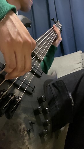 Pancake Bajo Tutorial: A Guide to Playing Corridos on Bass