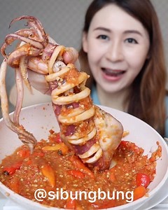 Sibungbung|Jkt Food Aficionado | RESEP CUMI MERCON !!!. . Punya cumi jumbo di kulkas , masak mercon aja yah, biar melek 😄... . . @Video.Masak #videomasak @wowkuliner... | Instagram