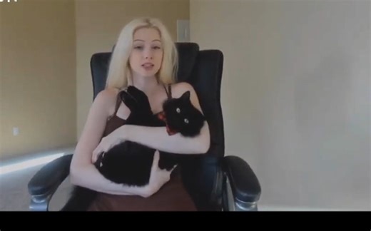 【中英字幕】Msfiiire直播：吃雪糕，撸大黑猫，hometour