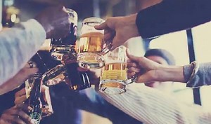 Pubs Reopening: Delhi Bars, Restaurants to Serve Liquor From Today | Read This Before You Head Out