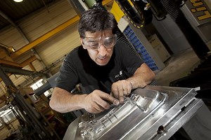 mécanicien-outilleur - mécanicienne-outilleuse