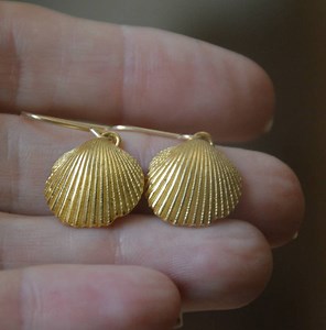 Seashell Earrings, Dangle Gold Earrings, 14k Gold Earrings, Shell Earrings, Summer Earrings, Gold Seashell Earrings - Etsy
