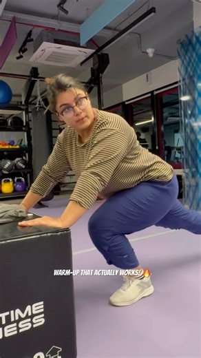 Warm-up that actually works! 🔥 #ytshorts #shorts #gym#legday #streching #mobility #fitness