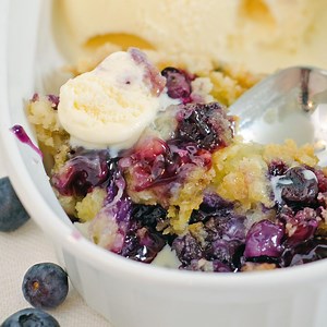 33K views · 108 reactions | This Easy Blueberry Dump Cake Recipe is...