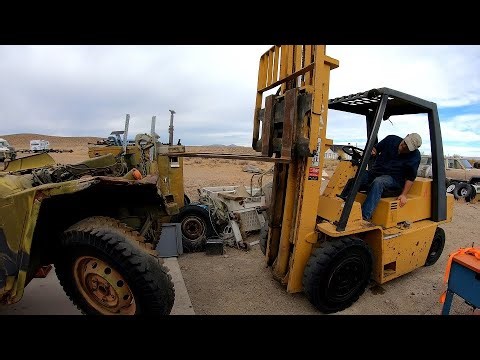 We try to get the Parts M151A1 Engine Running. Will we get it done? Part 1