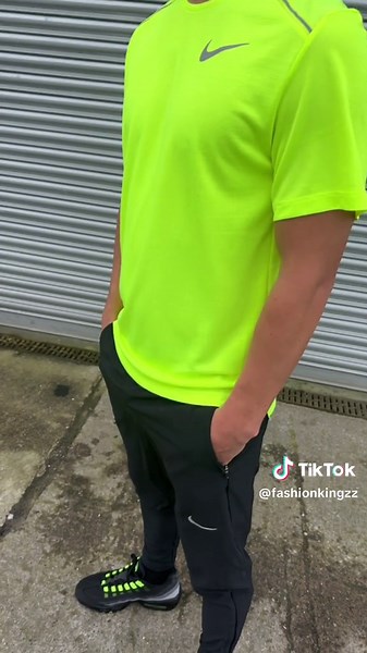 Explore the Full Neon Rig for Sportswear Fashion