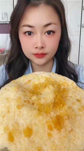 yum yum #ice #iceasmr #iceasmrsounds #iceasmreating #iceeating #iceeatingasmr #iceeatingsound #iceeatingvideos #asmr #asmreating #snow #snoweating