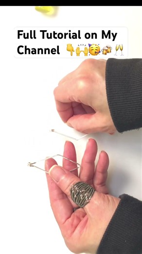Jump Ring Movement = Game Changer 🏆#diyjewelry #wirewrappedjewelry #wirewrapping