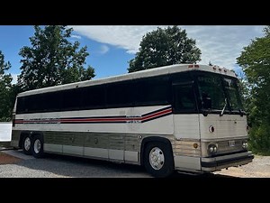 Finishing the engine swap detroit diesel 6v92TA mci mc9 bus. Lots of little issues pop up.