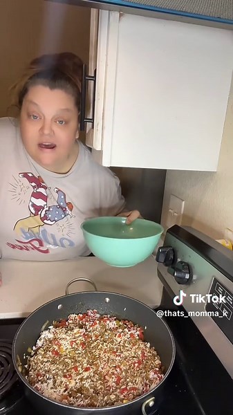 Quick & Easy One Pot Taco Rice Skillet! | one pot meals