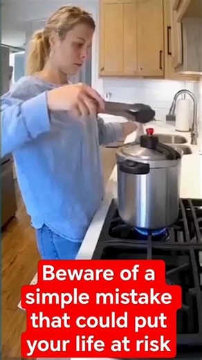 Pressure cooker explosion risk #shorts#2025 #food #kitchen