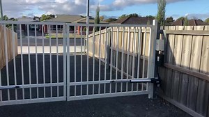 LockMaster LM902 Auto Gate Motor Electric Gate Operator Swing Gate Opener