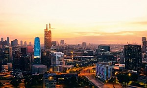 Sunset Skyline Glow Over Modern City AI Video Workflow