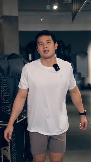 你是否聽過Hyrox，但對Hyrox PFT測試不太了解？Hyrox PFT測試，全名HYROX PHYSICAL FITNESS TEST，是一項結合多種體能挑戰的測試，除了能測評你的體能水準，還能根據成績建議你參加合適的組別。例如，15-25分鐘針對專業組，25-35分鐘適合公開組，30-45分鐘則是雙人組。 測試內容涵蓋六項運動，包括1000米跑、50次寬跳、100次靜態弓步、1000米划船、30次俯臥撑和100次壁球。這些項目不僅能檢測你的身體素質，還能全面提升你的體能能力。 建議你邀請一位朋友一起參加這項測試，互相激勵，讓挑戰變得更加有趣。透過這次體能測試，你不僅能了解自己的囊中之物，還能體驗到友誼的力量。快來挑戰Hyrox PFT，突破自我極限！ | Life Project