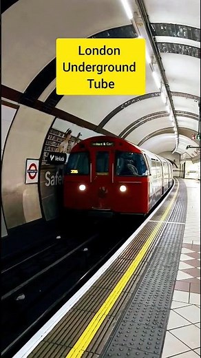 LONDON UNDERGROUND TUBE TRAIN | London Underground Metro Railway | Travel London