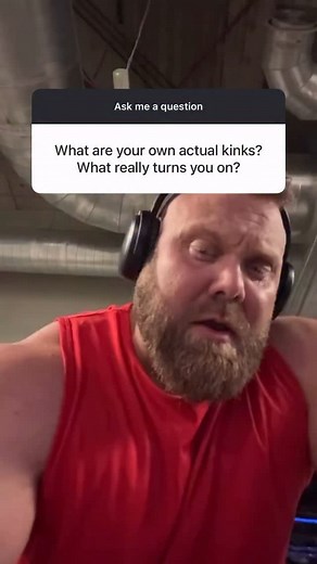 Built like a beast. Beard like a god. Daddy energy on max. Big musclebear serving raw power, gym sweat, and alpha vibes. Gay fitness 🏳️‍🌈 | Bear life 🐻 | Muscle lifestyle 💪 Link in bio for exclusive content 🔗 Training hard 🏋️‍♂️ Flexing harder 🪞 Living unapologetically 🔥 | Jack Stacked