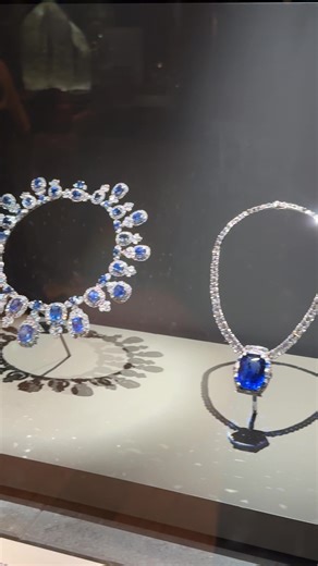 Stunning #gems #jewerly #crystals @AMNH