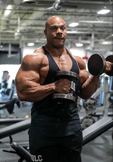 MOST PEOPLE STRIGGLE TO DO THIS! #philheath #mrolympia #biceps | bicep