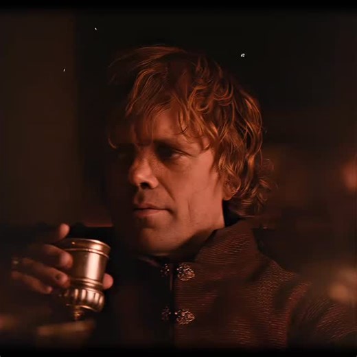 扉 𝗗𝗢𝗢𝗥 on Instagram: "... 日本ではスマートゴミ箱が導入されています。これらのゴミ箱は太陽エネルギーを利用して動作します。ゴミ箱の内部には自動圧縮システムがあり、捨てられたゴミを押し固めます。そのため、通常のゴミ箱よりも多くのゴミを収納することができます。太陽光パネルで発電された電力は、センサー、圧縮装置、満杯状態を表示するシステムに使用されます。東京のような大都市では、街の清潔さを保ち、ゴミ収集の回数を減らすのに役立っています。この技術は、持続可能で環境にやさしい都市インフラを支えています。 #日本#知識#事実#知ってた#テクノロジーイノベーション科学実験トレンド"