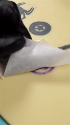 Tattoo a alien 👽 #tattoo #tattooartist #tattoolover #tattooideas #tattootiktok #tattooart #tattooneedle #tattoomachine #wormholetattoo #tattooapprentice #ink #fypシ #foryou #tattoopen #