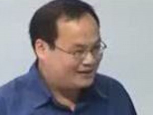 Context-Aware Scheduler: Avoiding Unfavorable Scheduling to Improve Virtual Machine Performance