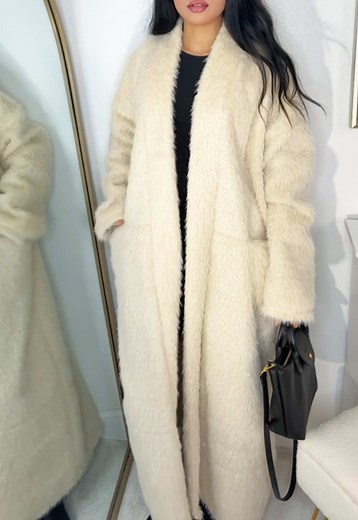 💫 Fluffy Teddy Coat With Pockets ✨🧸 Plus Size Available 🕊️ Selling Out Fast 😻 Model Wearing Cream 🤍 #fyp #tiktokmademebuyit #viral #coat #foryoupage❤️❤️