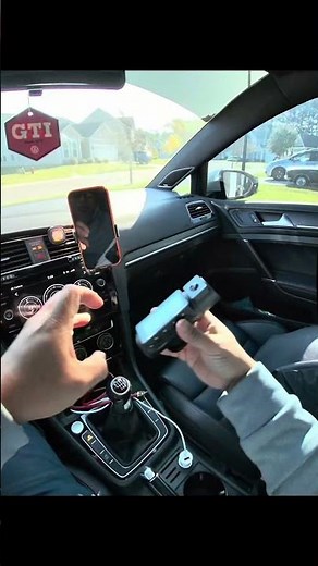 Removing My Dash Cam so the Windshield Guy doesn’t cut my wires…