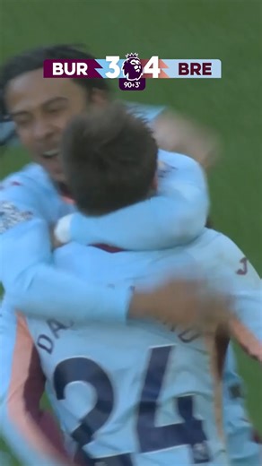 The final moments of Burnley v Brentford had everything 😱 | Premier League