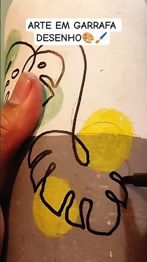 Garrafa Decorada com Caneta Acrílica | DIY Fácil e Bonito ✨