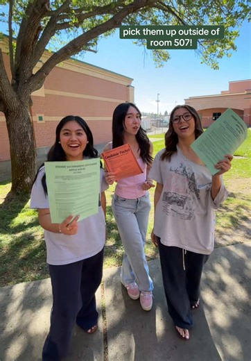 Student Government Application Pick-Up Reminder