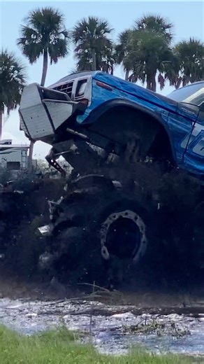 Time to Get Rolling, Who’s Up for a Day of Mud Bogging? #ford #bronco #mudbog #horsepower #fblifestyle #tractor #tires #5tonaxles #beast #mudslinging | Penny E Martin Photography