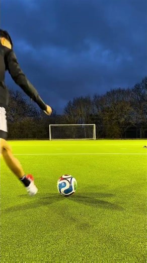 Long shot/ pass tutorial🔥🥵#football #soccer #footballreels #sport