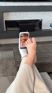 No hands scroll hack This is so useful This original video was produced by Network Media, LLC and Zore & Tomek | The Upside Down Home