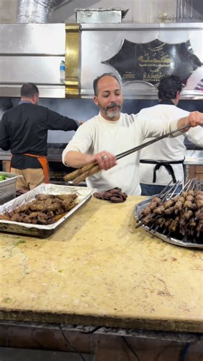 الشيف ابو شيماء ملك المشويات متنسوش المتابعه بالحب #اكتب_علي_اليوتيوب_الجزارعيدسينا #اكتب_علي_الفيس_بوك_الجزارعيدسينا #اكتب_علي_انستجرام_الجزارعيدسينا #الجزارعيدسينا #عيدسينانسراللحوم