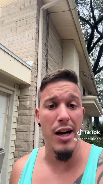 Light bulb security cameras, who knew. #lightbulbcamera #securitycamera #cctv #homesecurity