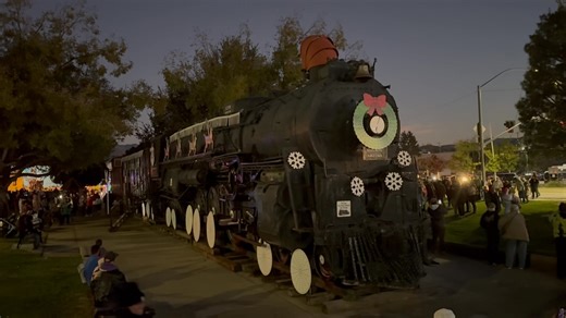 Live from the Christmas tree lighting. A preview of the tree lighting. More to come. | Mother Road Media - Photography & Videography
