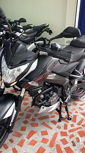 295K views · 5.8K reactions | Una de las motos más vendidas en Colombia, ahora en su versión Fuel Injection. Encuéntrala en DugoMotos con la mejor retoma de tu usada y fácil financiación. $9.999.000 + papeles total $10.809.000. Lo mejor, la mejor energía en DugoMotos  | DugoMotos | Facebook