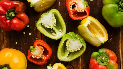 Comment peler et épépiner un poivron ?