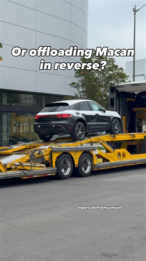 Offloading this Macan forward or in reverse? #porschemacan #porsche #carhauler