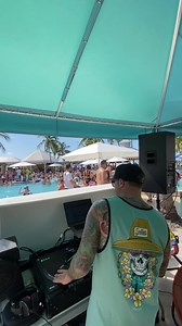 @dj_buggy kicking off #springbreak2023! Let’s goooo! 🙌🏽☀️🍻 #danteskeywest #dantespoolbar #poolbar #poolday #springbreak #party #fun #daydrinking #paradise #travel #keywest #keywestbars | Dante's Pool Bar & Restaurant
